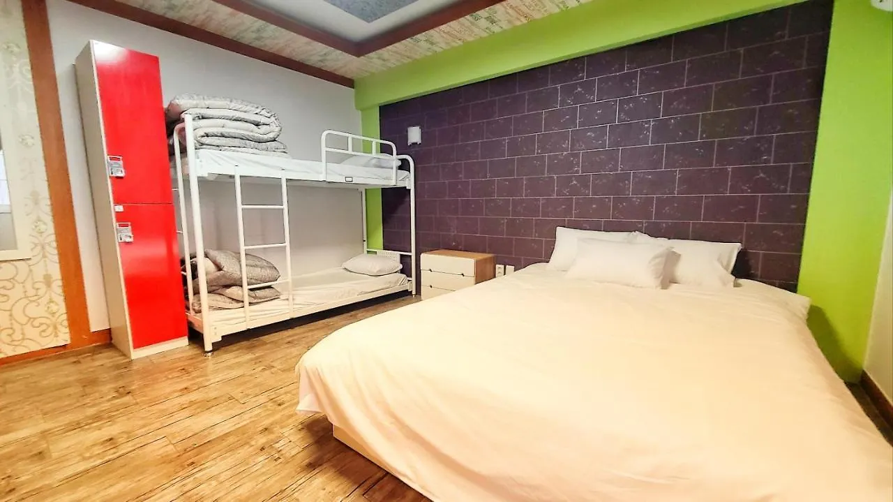 Kimchee Busan Downtown Guesthouse