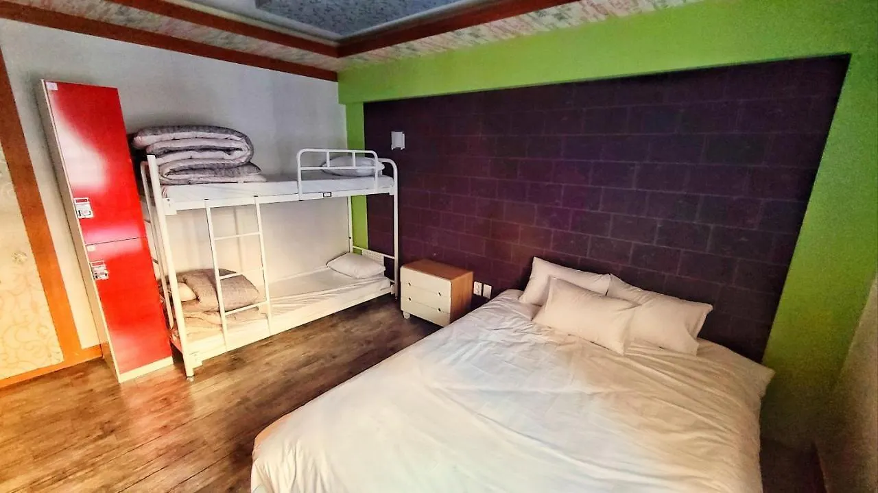 Kimchee Busan Downtown Guesthouse 0*,