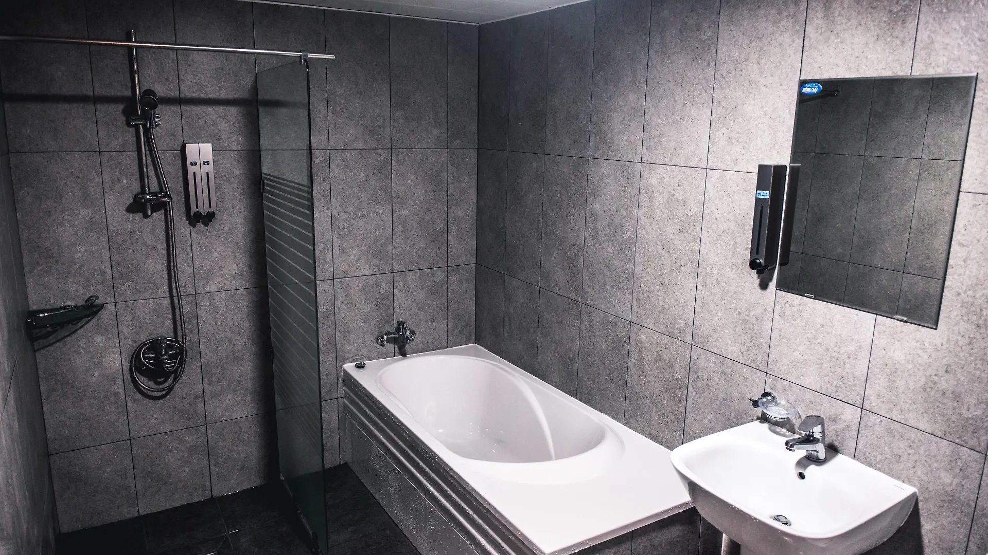 Kimchee Busan Downtown Guesthouse