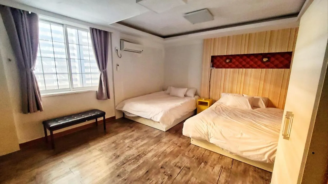 Kimchee Busan Downtown Guesthouse Южная Корея