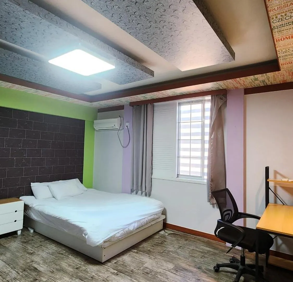 Kimchee Busan Downtown Guesthouse