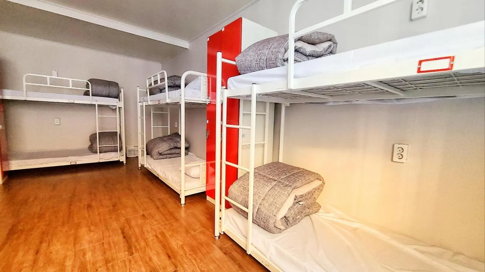 Хостел Kimchee Busan Downtown Guesthouse